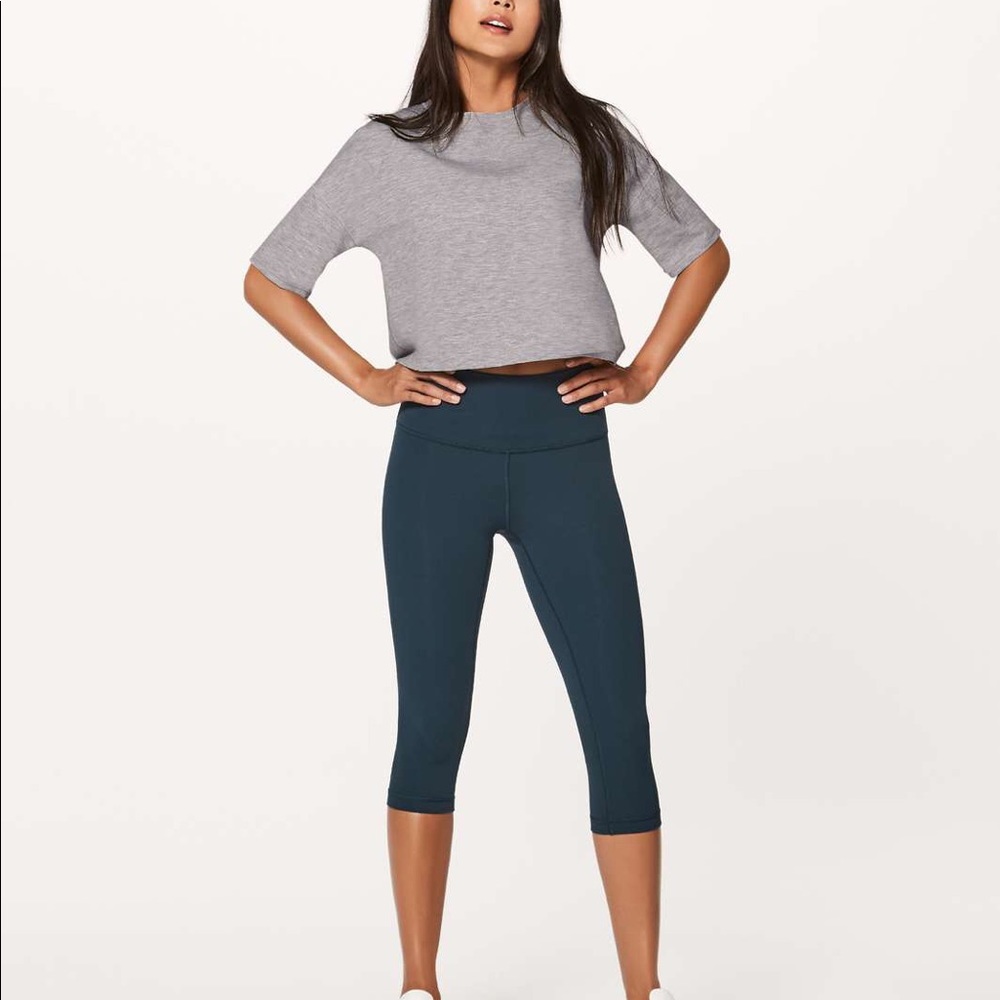 NWT Lululemon minimal short sleeve, size 6, grey