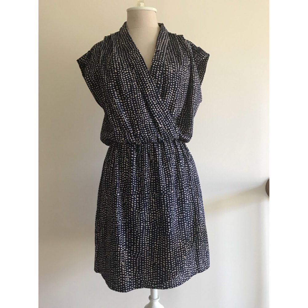 Deep- v casual dress