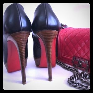 🎁Christian Louboutin Bootie🌹🎁