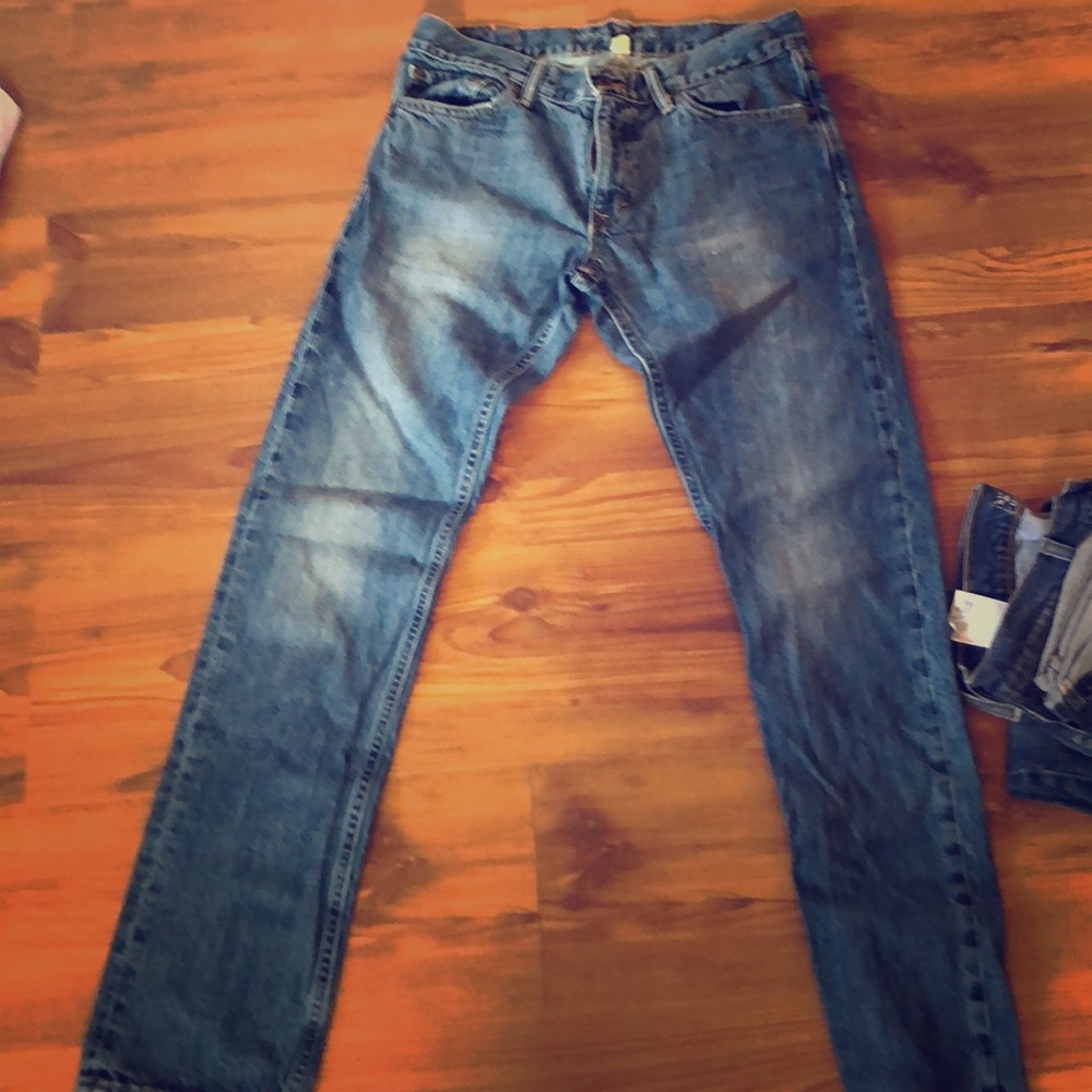 Very worn but no stains and flaws.