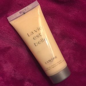 ✨ La Vie est Belle Body lotion ✨
