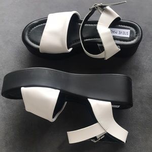 Steve Madden White Leather Sandal
