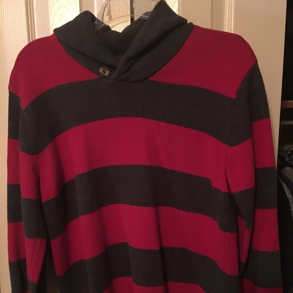 82 Zero Red Pullover Sweater