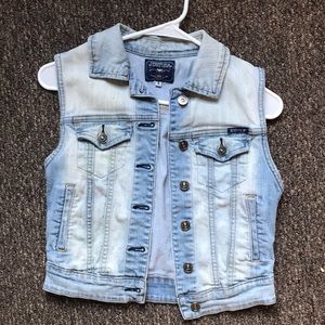 Denim cut off jean jacket
