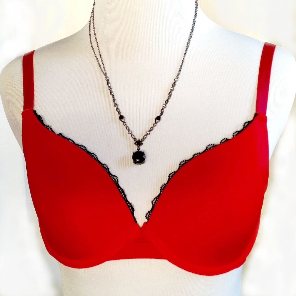 Pretty red underwire bra w/ black trim