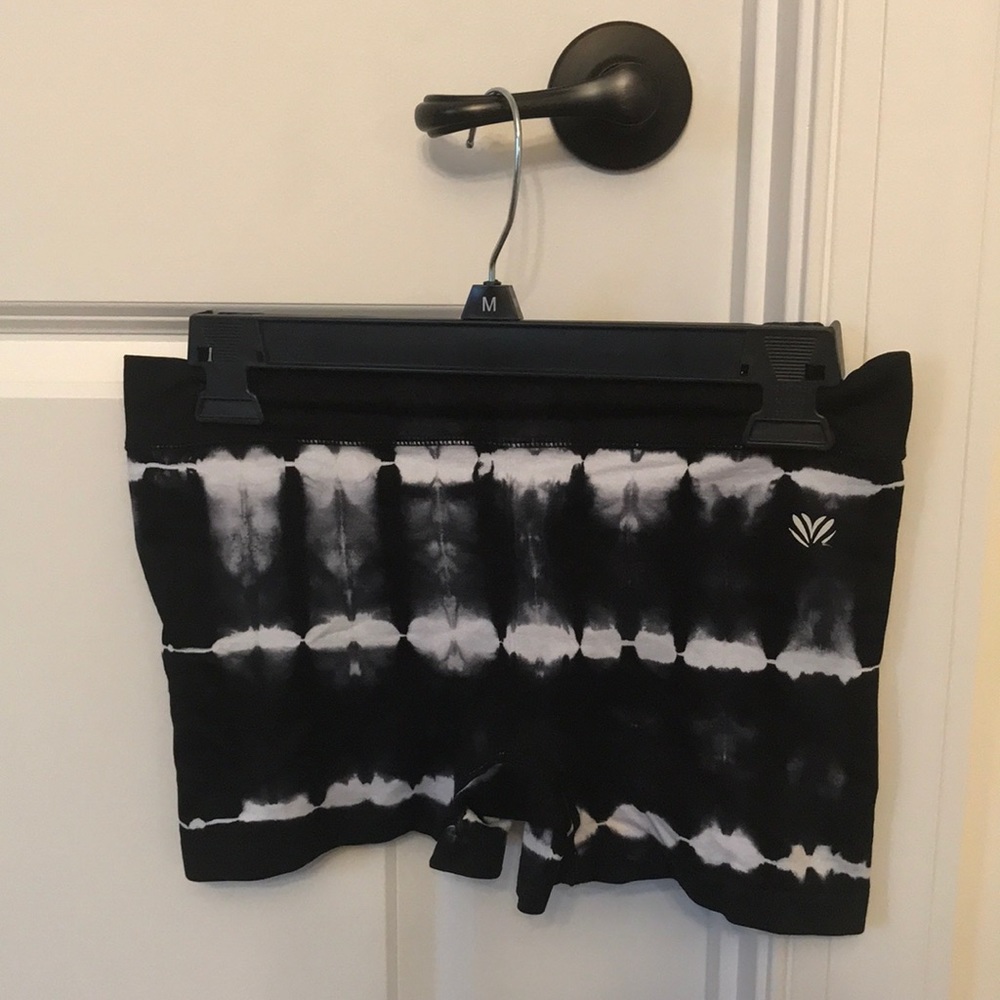 Forever 21 stretchy active, yoga workout shorts