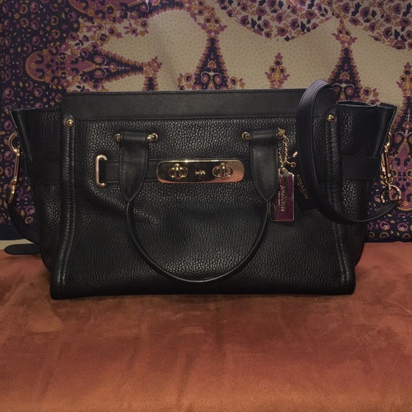 Coach Med Swagger Handbag - Picture 1 of 2