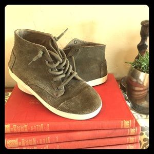 TOMS Suede Women's High Tops
