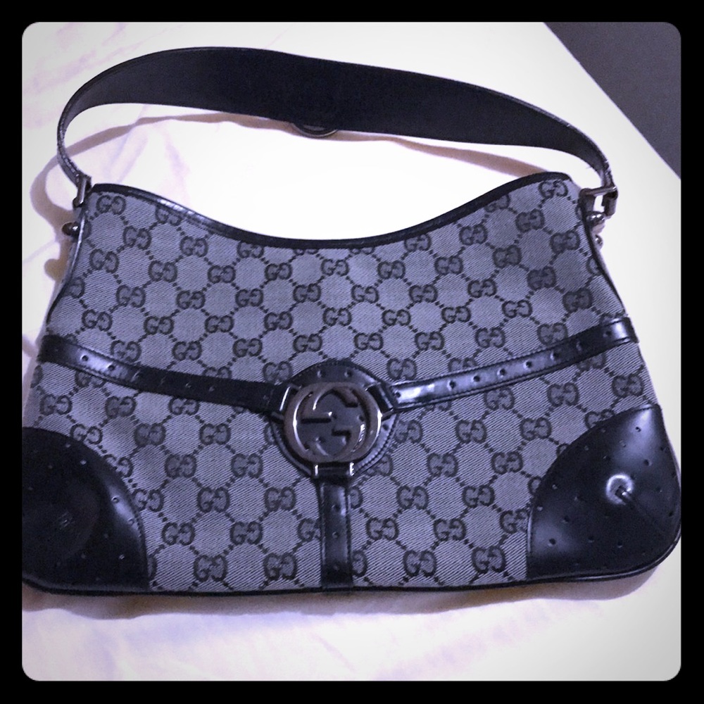Small Gucci shoulder bag