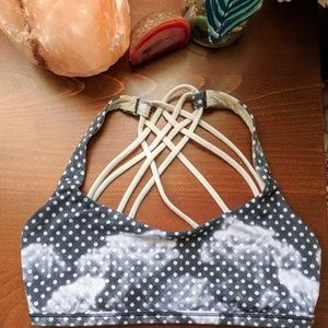 LULULEMON Free to Be bra