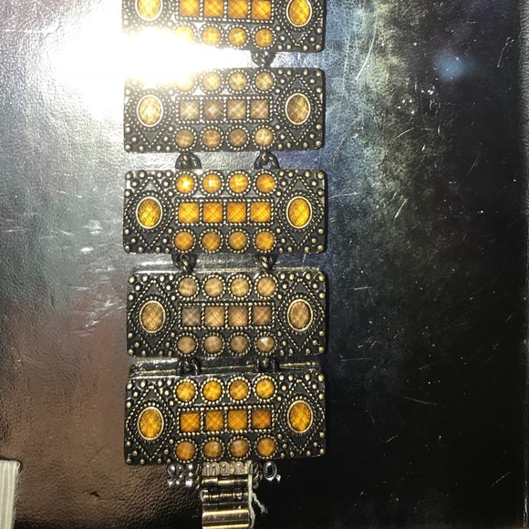 Lia Sophia Metal Jewel link Bracelet - Picture 3 of 5