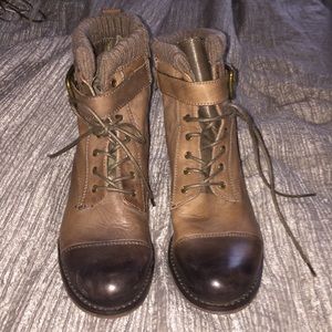 Arturo Chiang leather boots