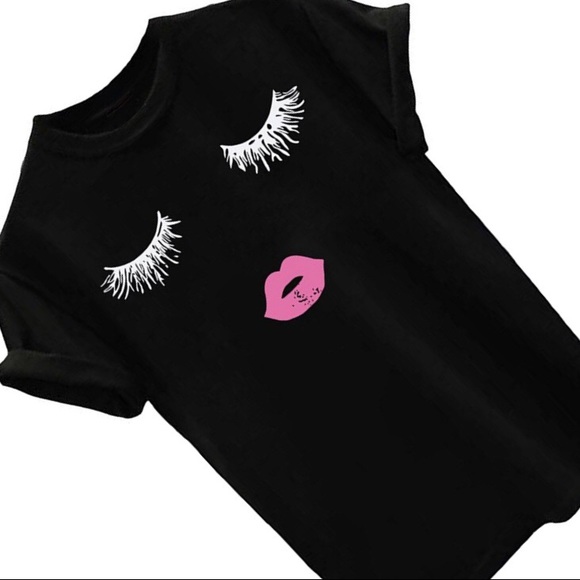 ✿ NWT Lips Printed Casual T Shirt✿ - Picture 2 of 4
