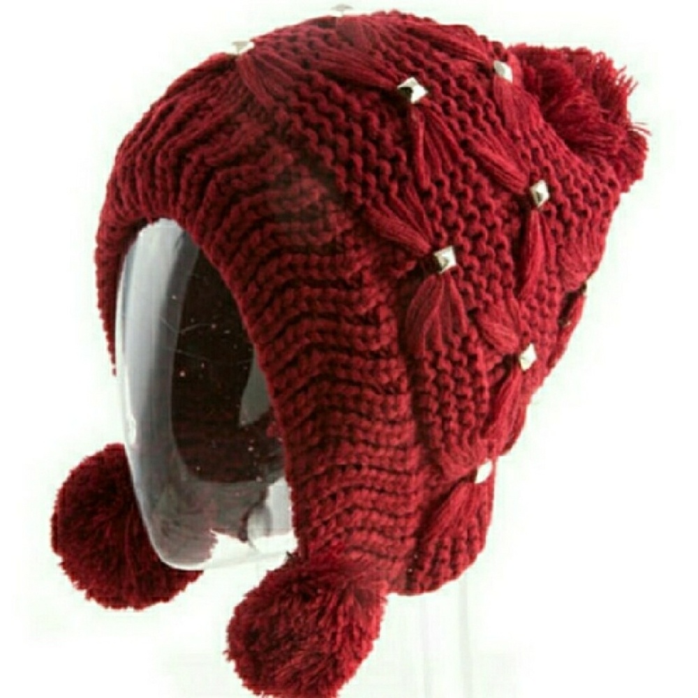 Knitted with stud & pom pom beanie - Picture 3 of 4