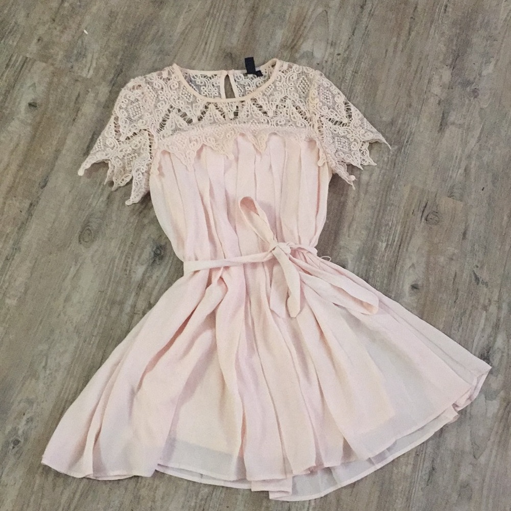 Baby pink pleated lace top dress