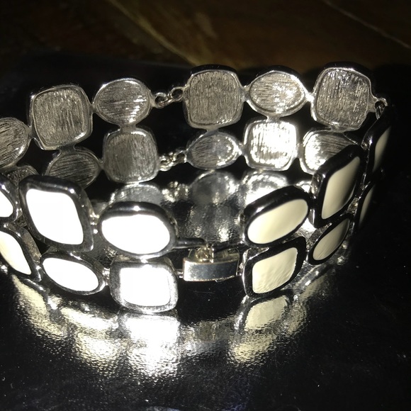 Lia Sophia white/silver link bracelet - Picture 4 of 4