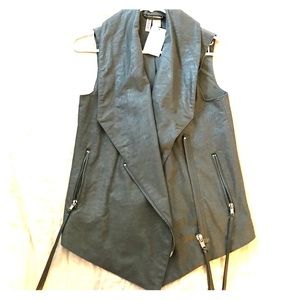 ❗️NWT❗️H&M faux leather zipper up vest