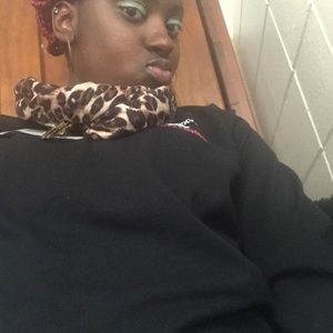 Meet your Posher, Demmisha