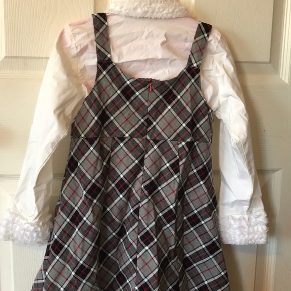 Little girl Holliday outfit. - Picture 3 of 4