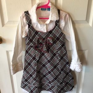 Little girl Holliday outfit.