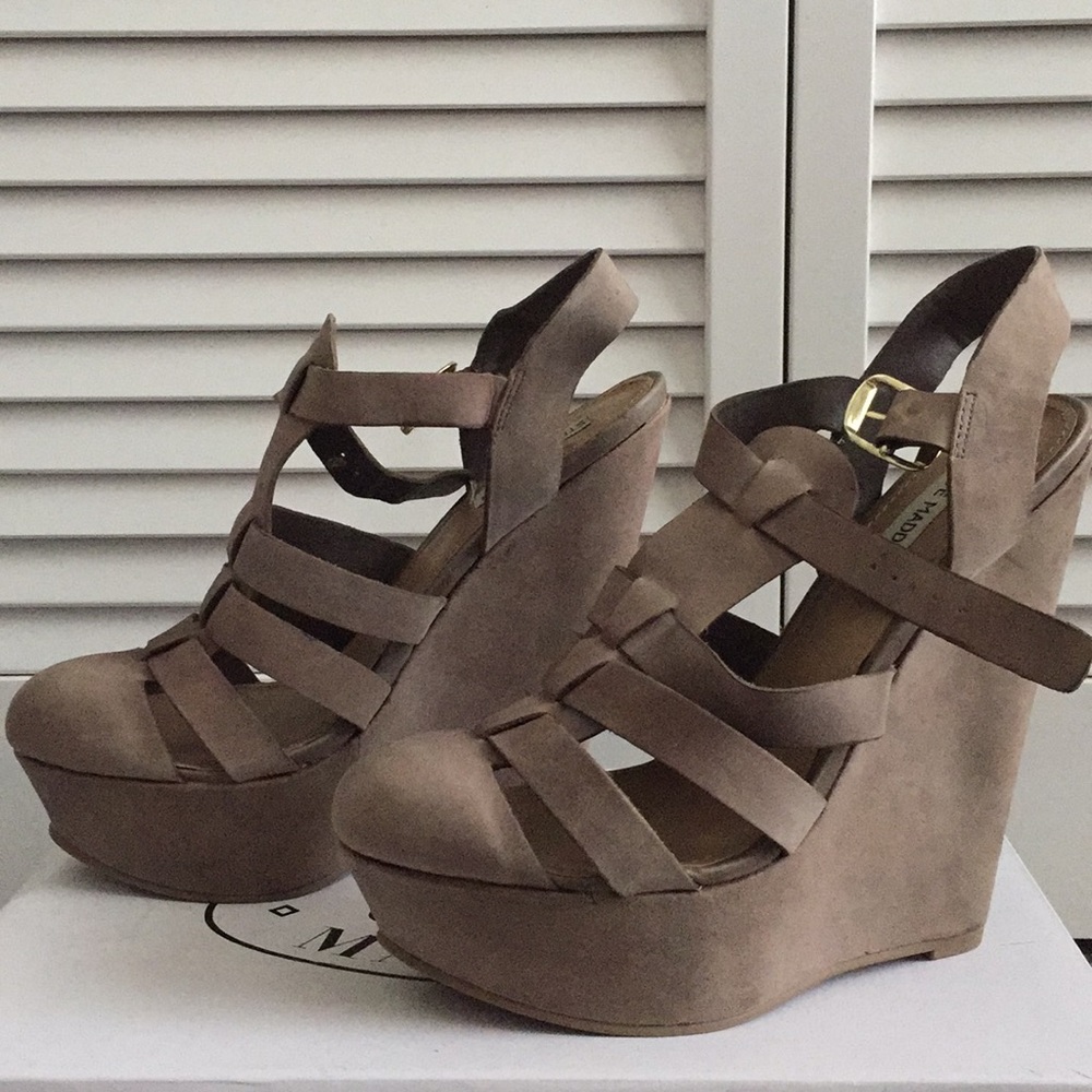 STEVE MADDEN LUVELY LEATHER WEDGES