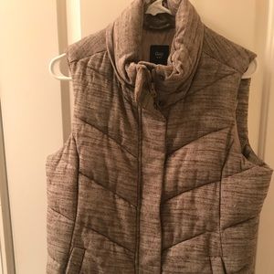 Women’s Gap puffer vest with detachable hood