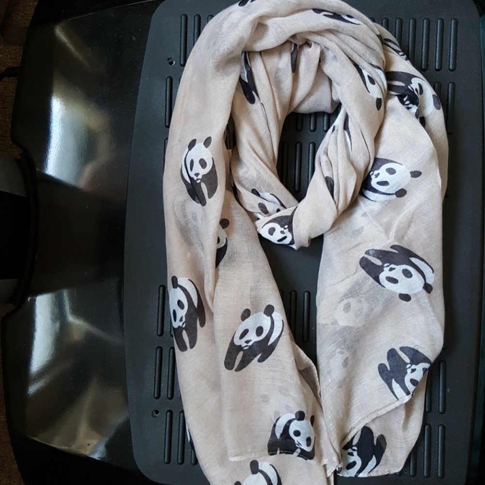 panda scarf