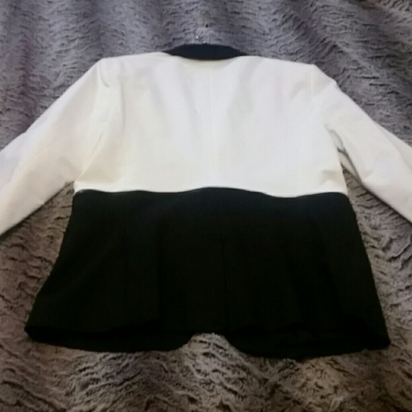Michael Kors black and white blazer - Picture 4 of 7
