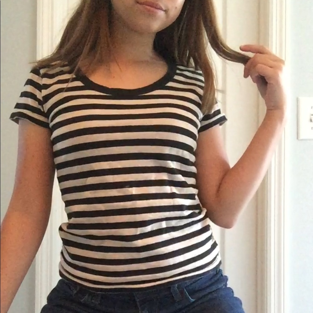 Off-white and black stripe tee