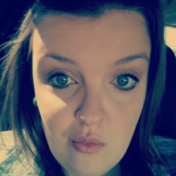 Meet your Posher, Victoria - Picture 2 of 2