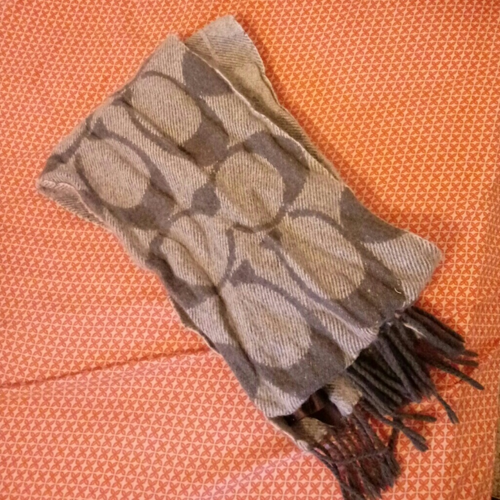 NEVER WORN - Coach Scarf