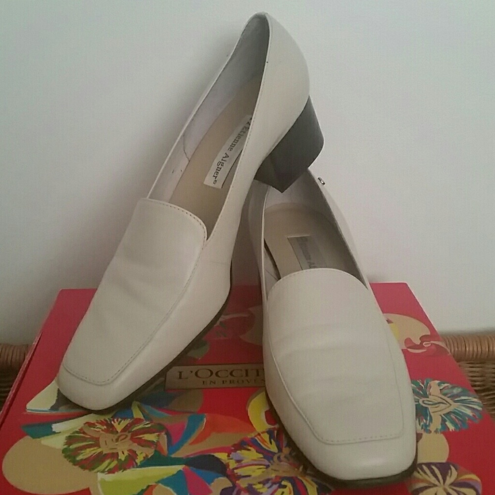 Bone Leather Etienne Aigner Loafers!