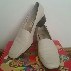 Bone Leather Etienne Aigner Loafers!