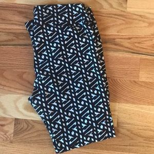 Black & white TC Lularoe Leggings