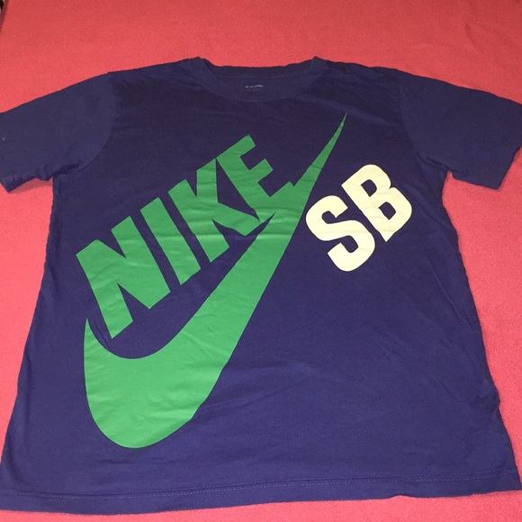 Nike shirt💙 - Picture 1 of 6
