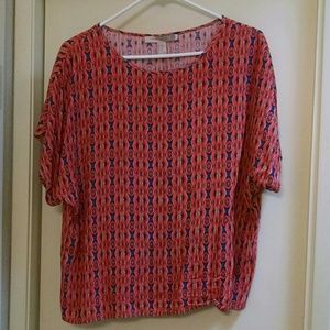 Loose blouse type T-shirt