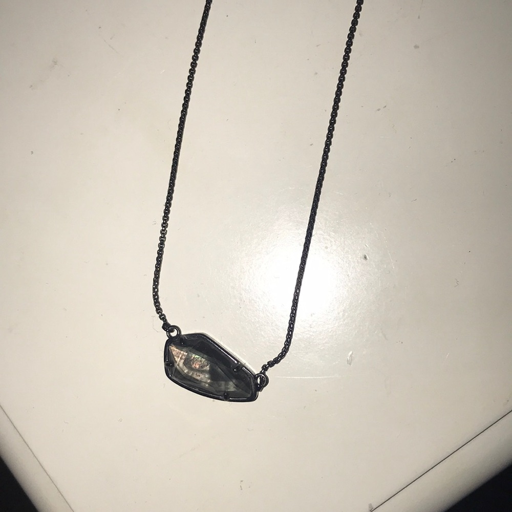 Black Kendra Scott necklace