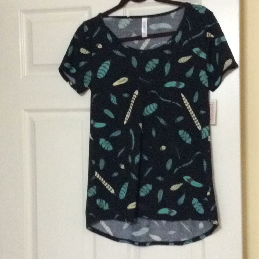 LuLaRoe XS Classic t NWT feathers