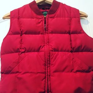 Puffy sleeveless jacket Brand: Peak Value