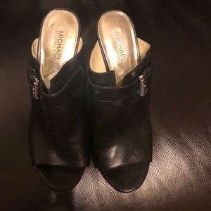 Michael Michael Kors Black leather heel/mules 9