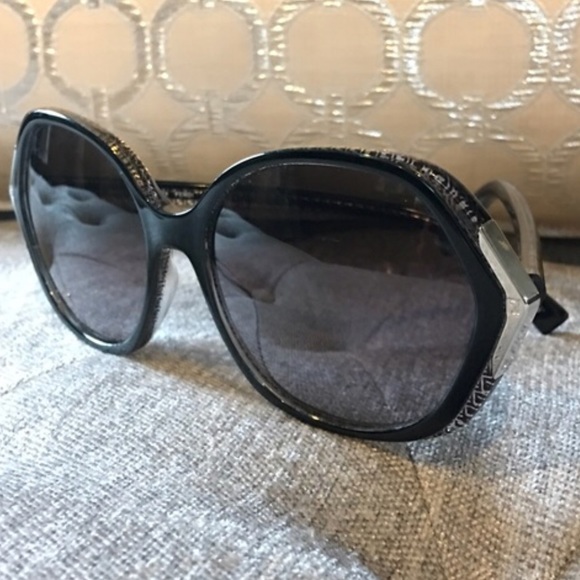 FENDI Black & Silver Sunnies - Picture 4 of 8