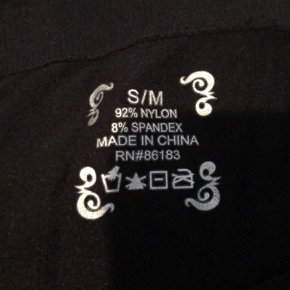 Women’s nylon/spandex leggings bundle - Picture 3 of 3