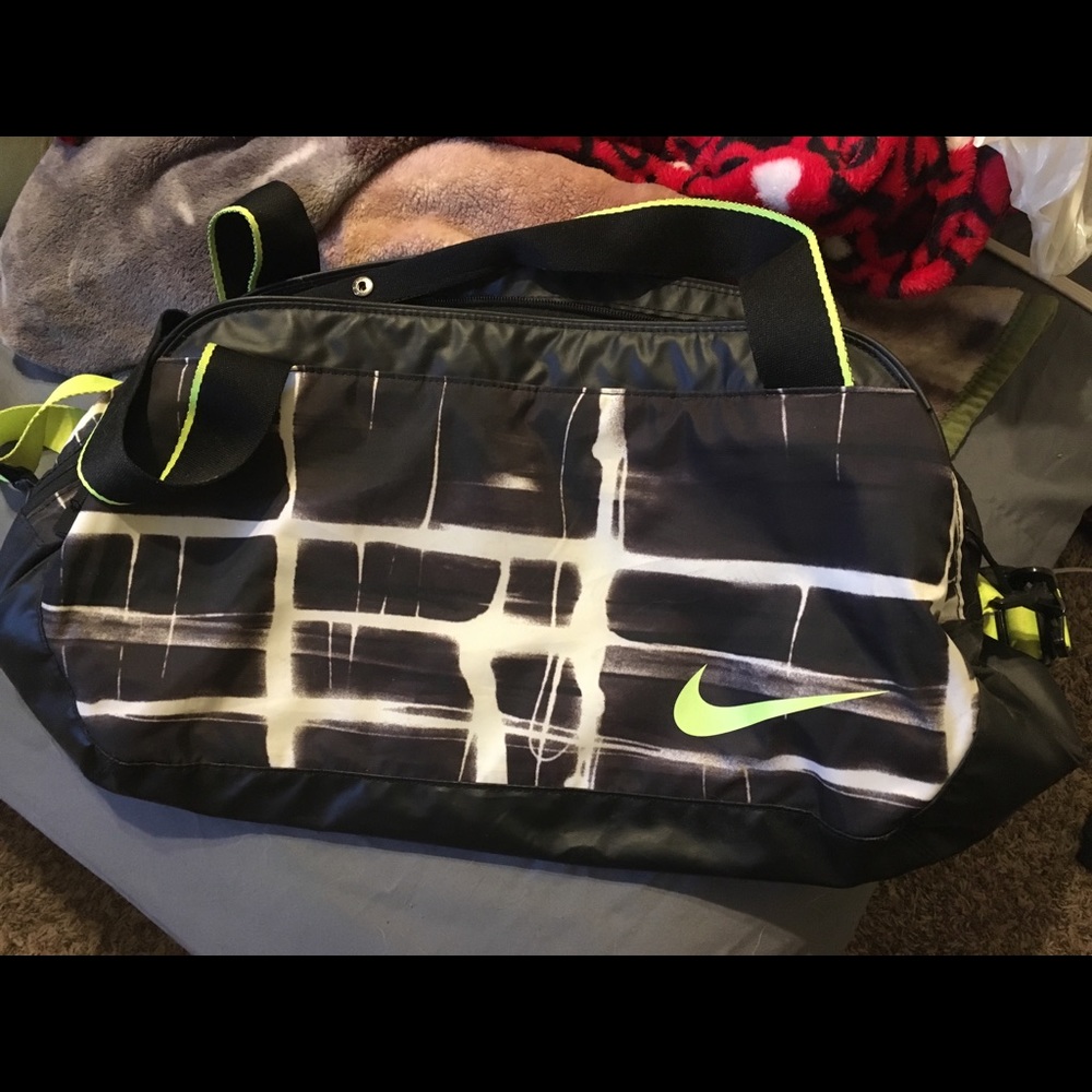 Like-New Nike bag