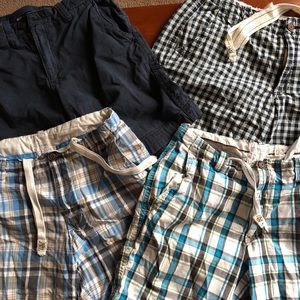 Lot of 4 men’s shorts Aeropostale 32 and 33