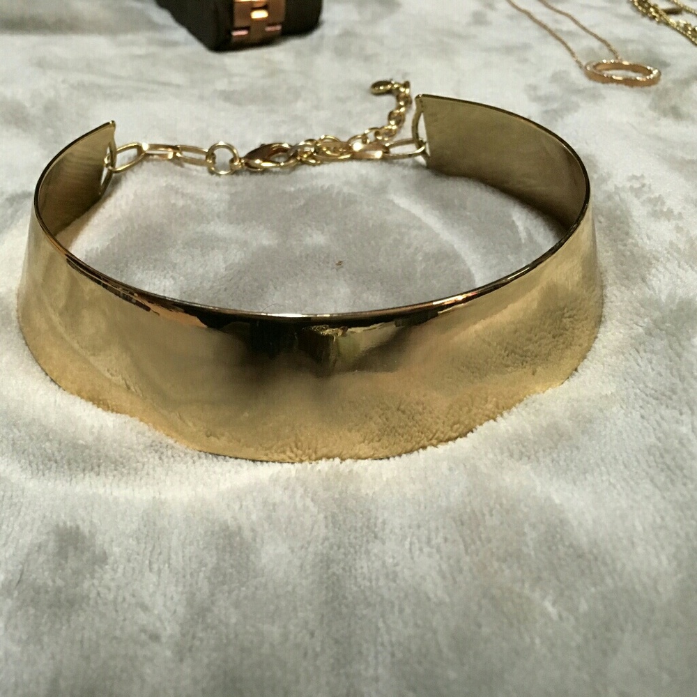 Gold choker necklace 10% off