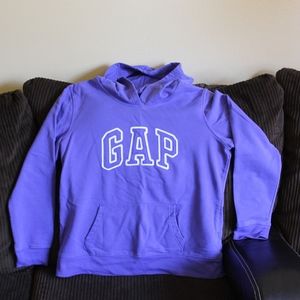 Purple Women's GAP sweatshirt