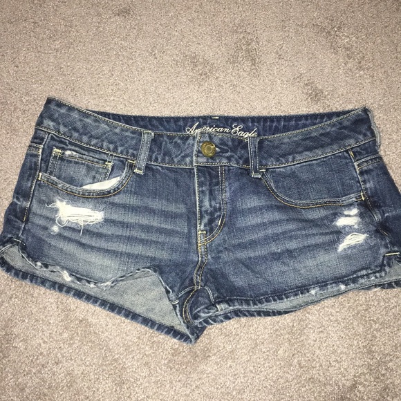 Short shorts - Picture 1 of 3