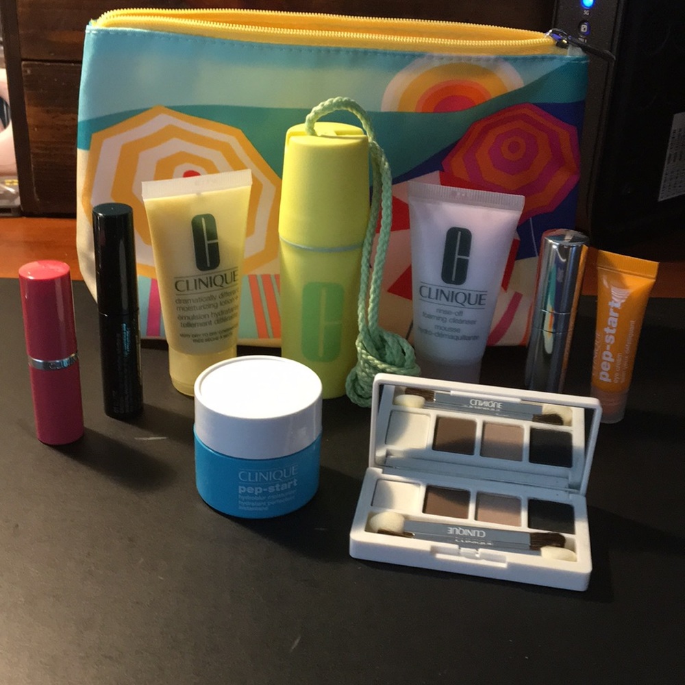 10 piece Clinique make up set. New unused products