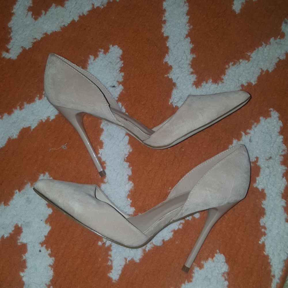 Nude heels EUC