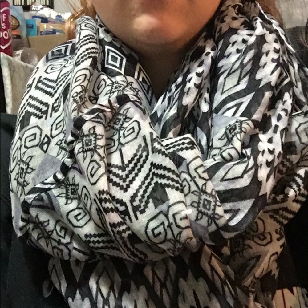 Infinity scarf - Picture 2 of 2